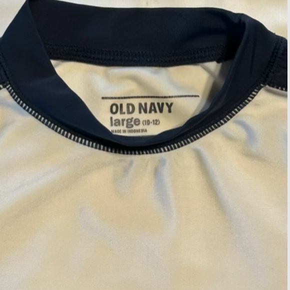Old Navy Rash Guard Surf Shirt Quick Dry Excellent Condition Size 10/12 - Picture 3 of 3